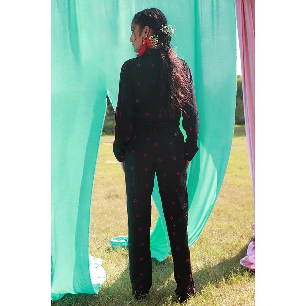 Aapro Label Bandhej Black Coordinated (Set of 2)