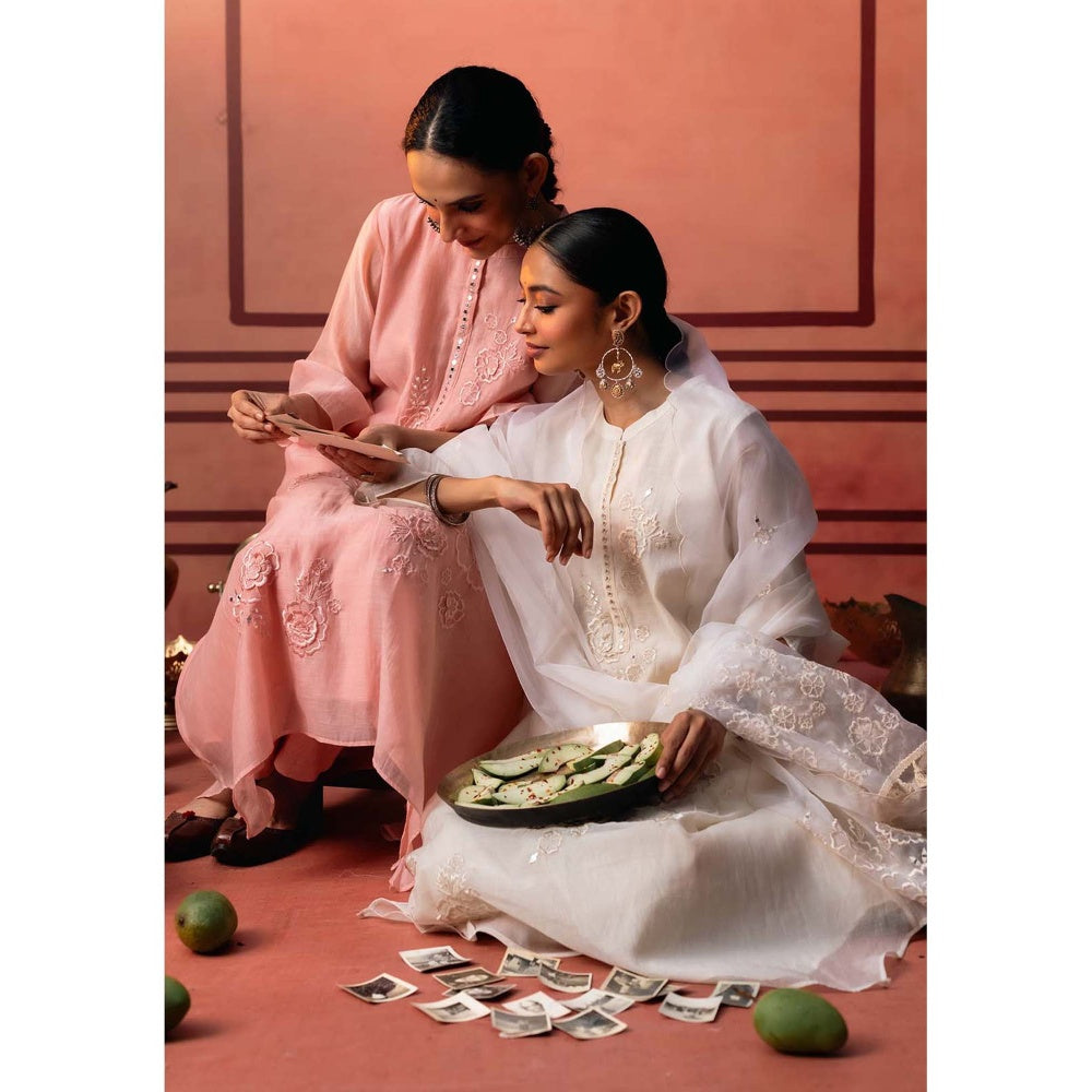 AM by Anita Mittal Off White Chanderi Ithr Kurta with Pant and Dupatta