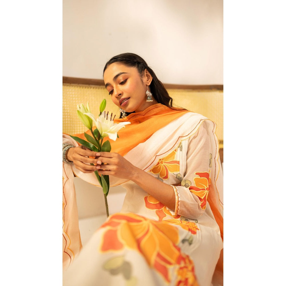 AM by Anita Mittal Zoya Off White Kurta with Pant and Dupatta