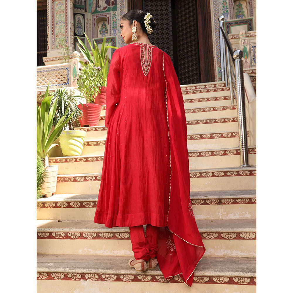 Amoree Gulbahar Embroidered Kurta with Pant and Dupatta (Set of 3)