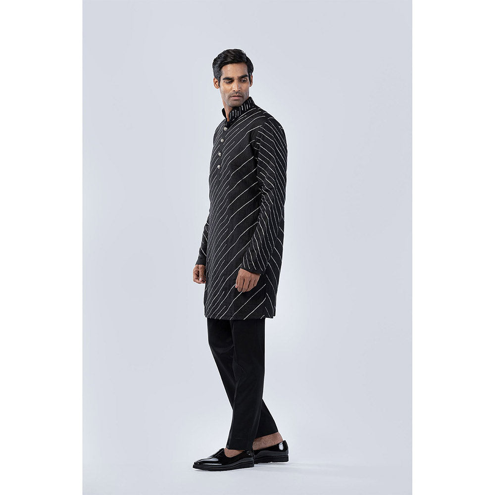 Arjun Kilachand Silver Resham Line Embroidered Kurta