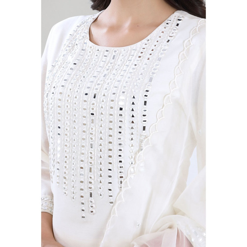 Asaga Jhanjhar Off White Embroidered Chanderi Kurta with Pants and Organza Dupatta (Set of 3)