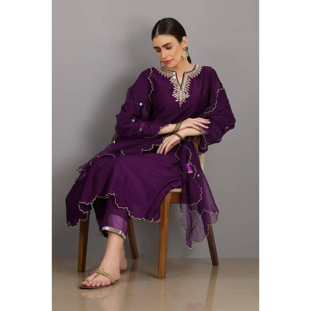 Asaga Talha Purple Embroidered Chanderi Kurta with Pants and Organza Dupatta (Set of 3)