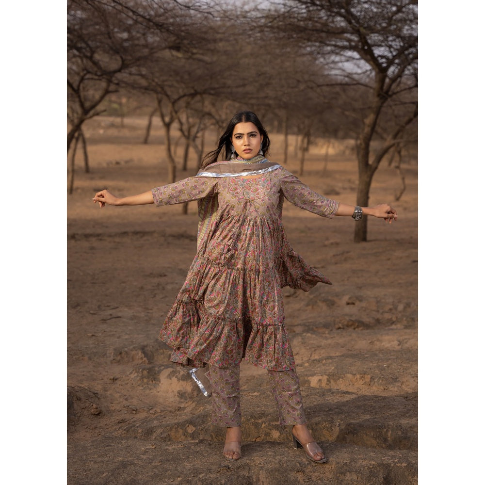 Bannhi by Priyanka Rathore Oyster Classy Suit (Set of 3)
