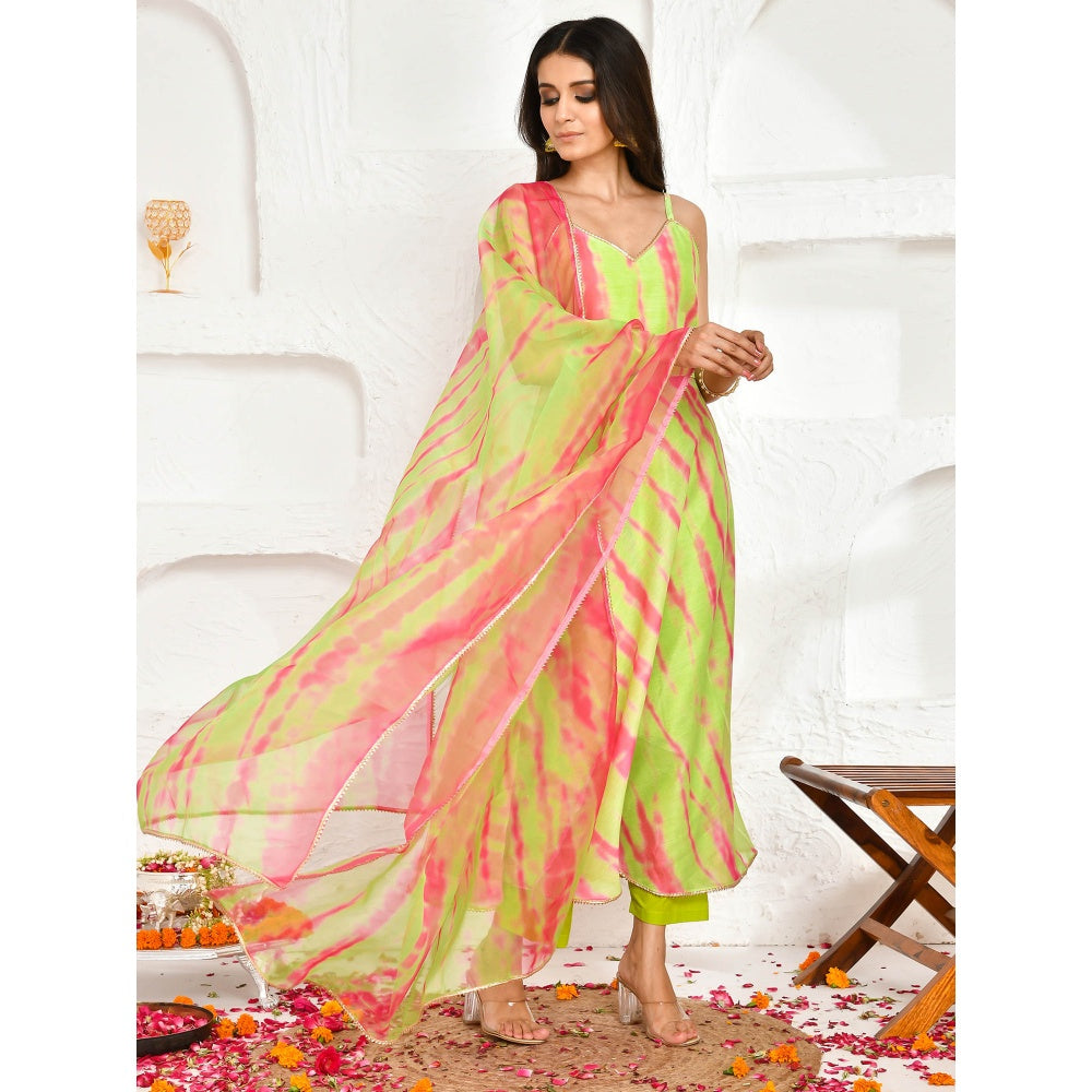 Bannhi by Priyanka Rathore Yadavi Shibori Green Chanderi Anarkali (Set of 3)