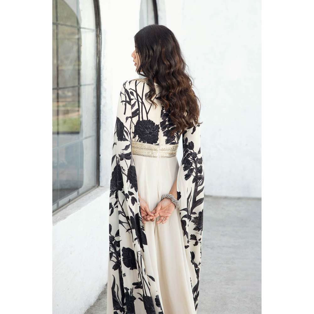 Basanti Kapde aur Koffee Black and White Jumpsuit