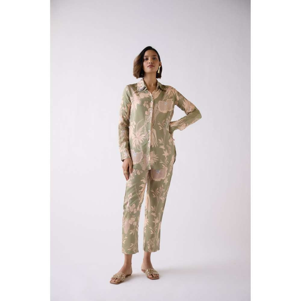 Basanti Kapde aur Koffee Olive Straight Fit Printed Pant