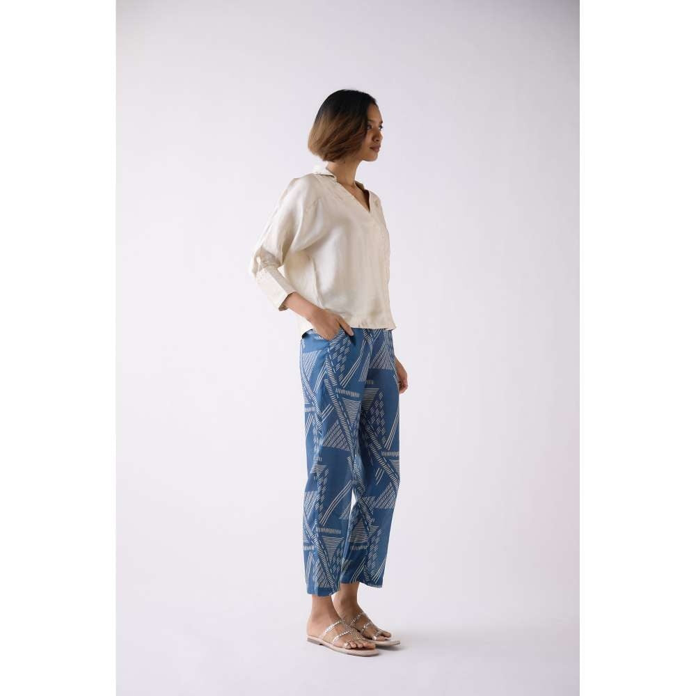 Basanti Kapde aur Koffee Blue Straight Fit Pant