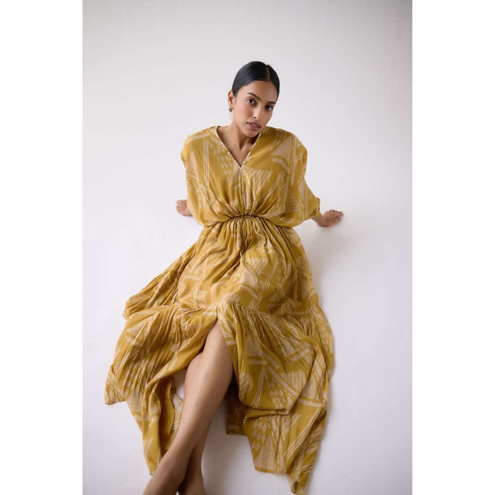 Basanti Kapde aur Koffee Yellow Muslin Abstract Print Kaftan Dress