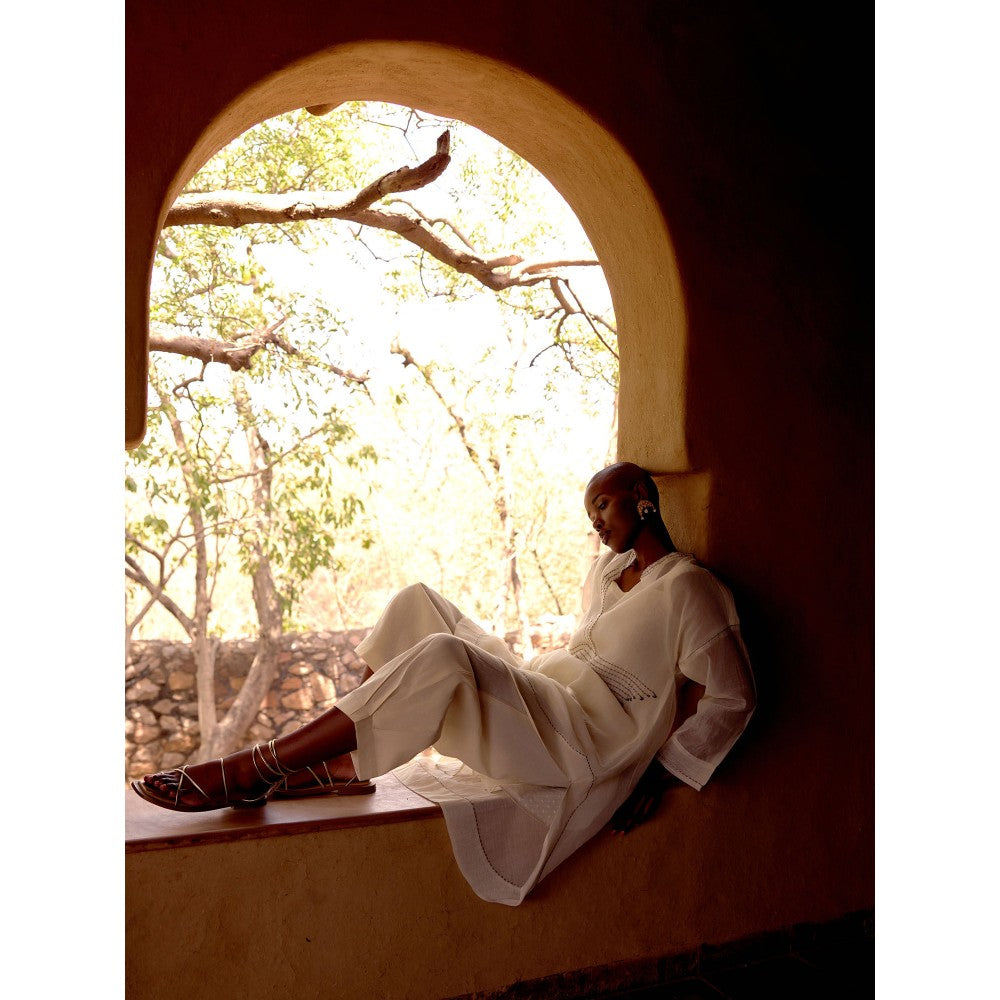 Basanti Kapde aur Koffee White Essence Cotton Co-Ord Set