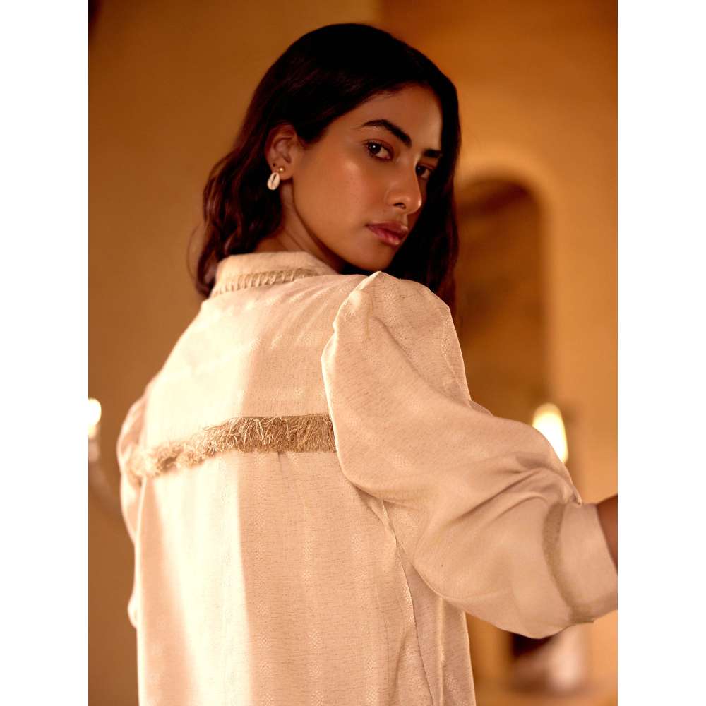 Basanti Kapde aur Koffee Beige Striped Linen Blend Shirt