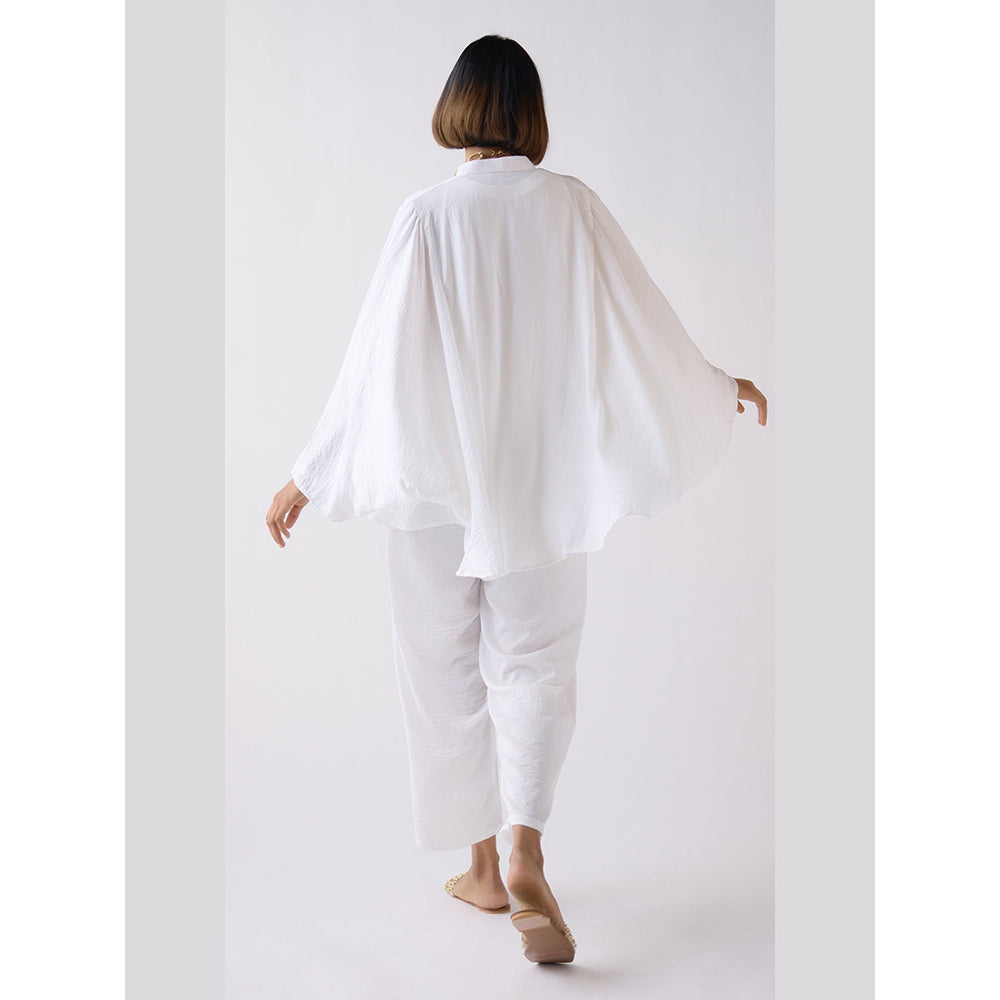 Basanti Kapde aur Koffee Ivory Crushed Satin Top With Mala