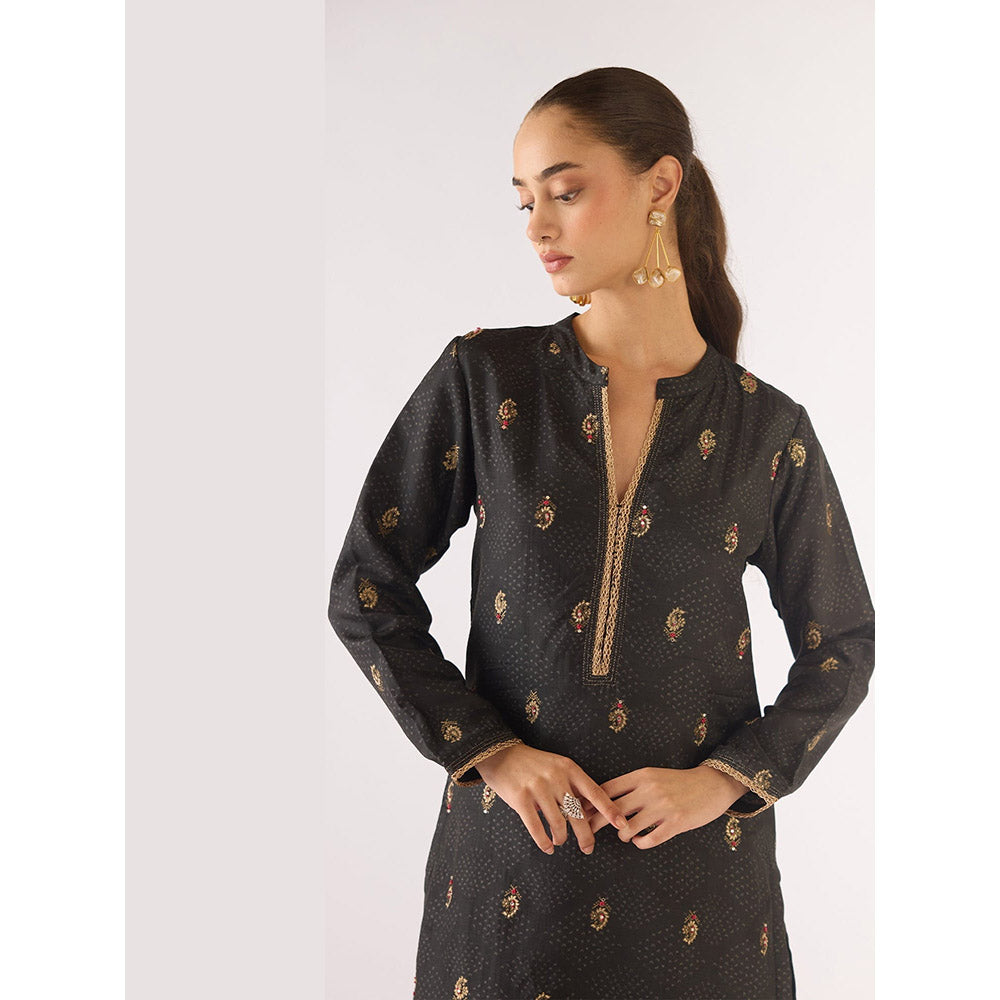Basanti Kapde aur Koffee Black Cotton Embroidered Kurta with Pant