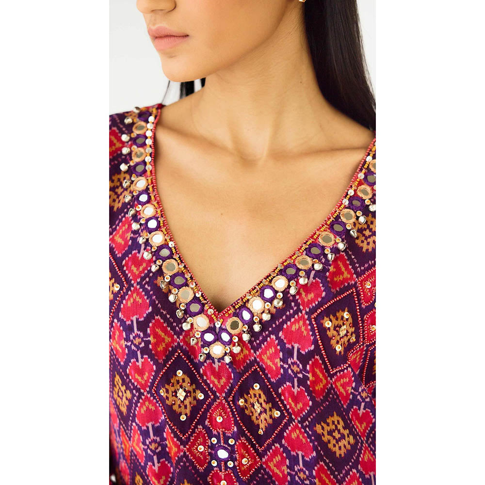 Basanti Kapde aur Koffee Purple Crepe Embroidered Kurta with Pant