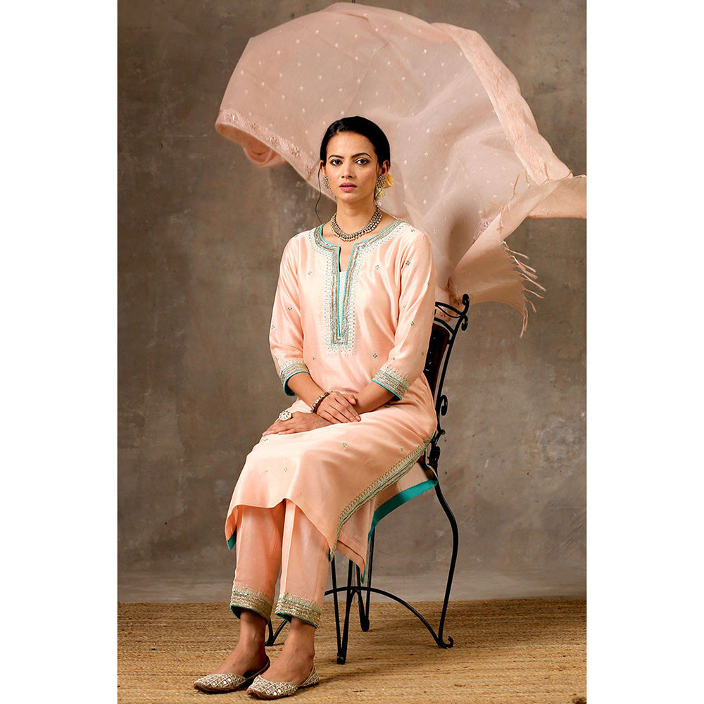 Bbaawri Peach Green Hand Embroidered Chanderi Silk Kurta with Pant & Dupatta (Set of 3)