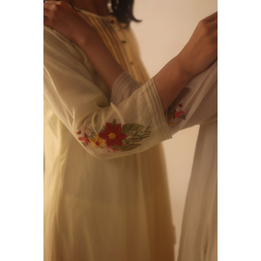 Begum Pret Cream Aqsa Kurta with Pant and slip (Set of 3)