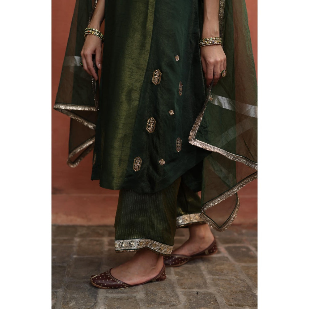 Begum Pret Green Tara Kurta with Pant and Dupatta (Set of 3)