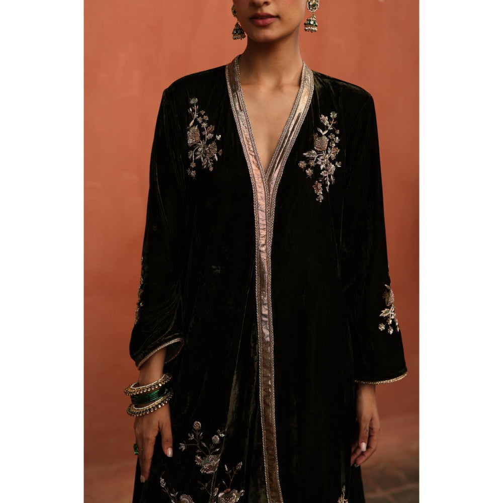 Begum Pret Green Maghai Kurta with Pant and Dupatta (Set of 3)