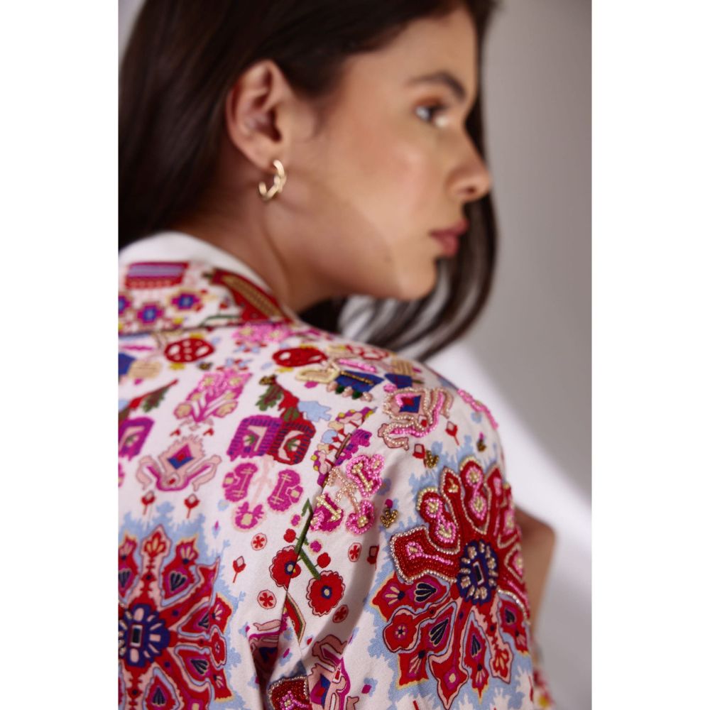 BETRUE Kashan White Hand Embroidered Classic Blazer in Handloom Organic Cotton Silk