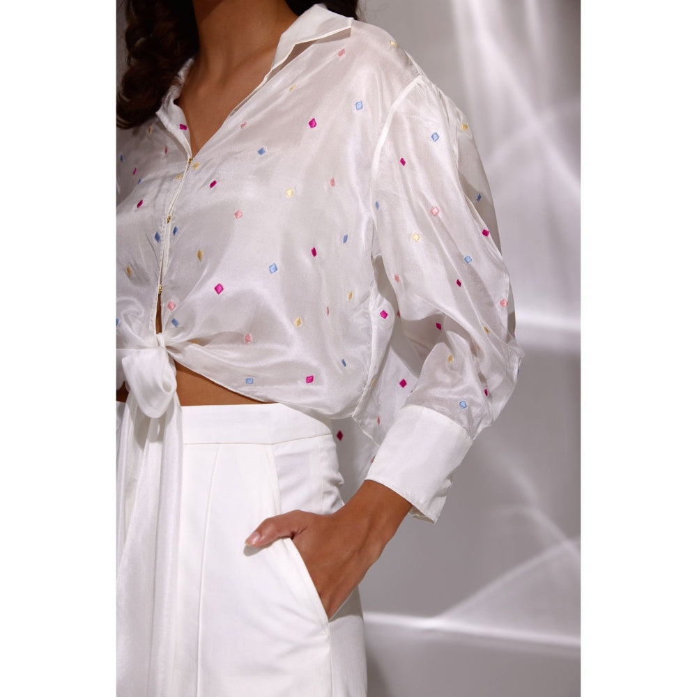 BETRUE White Poppins Silk Embroidered Knotted Shirt