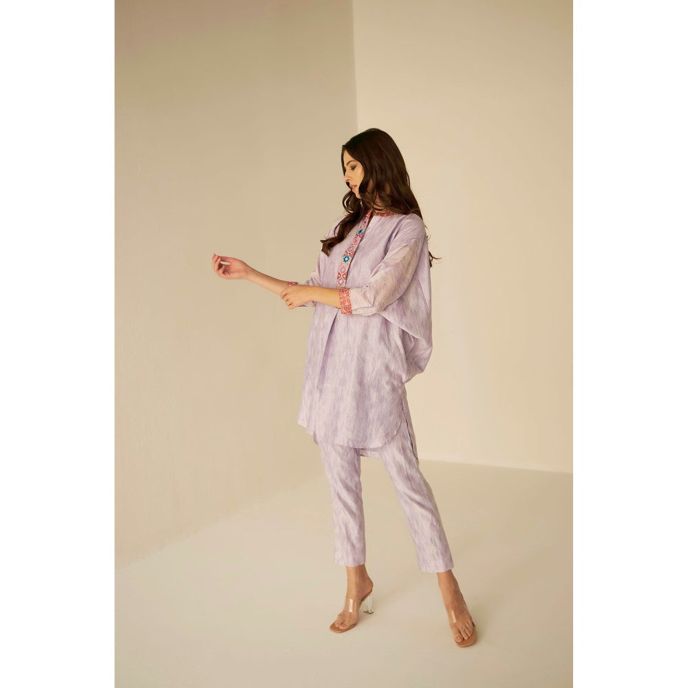BETRUE Bat Sleeves Embroidered Shibori Shirt and Pant Set (Set of 2)