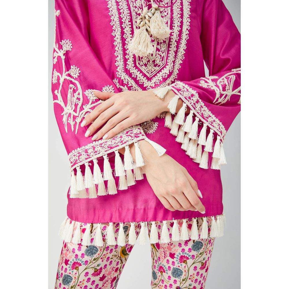 Betrue Rani Pink Chanderi Silk Embroidered Kurti
