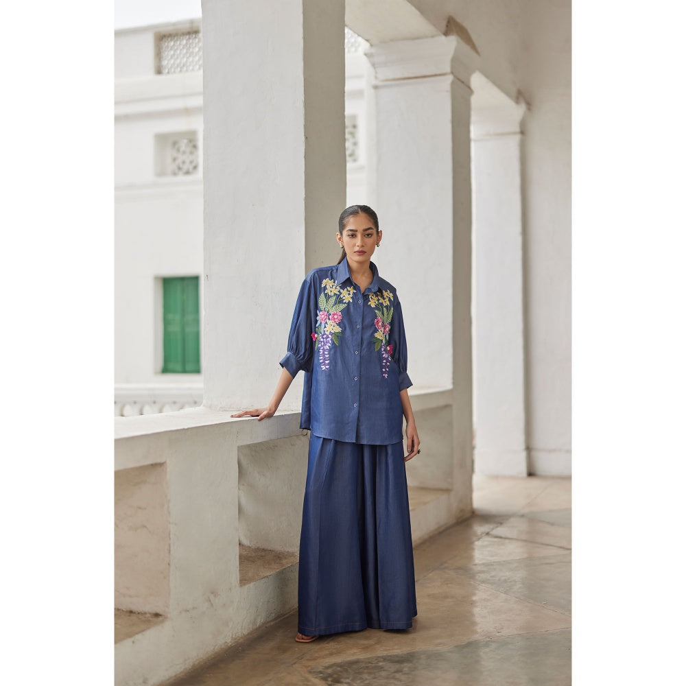 BETRUE Denim Bouquet Embroidered Shirt