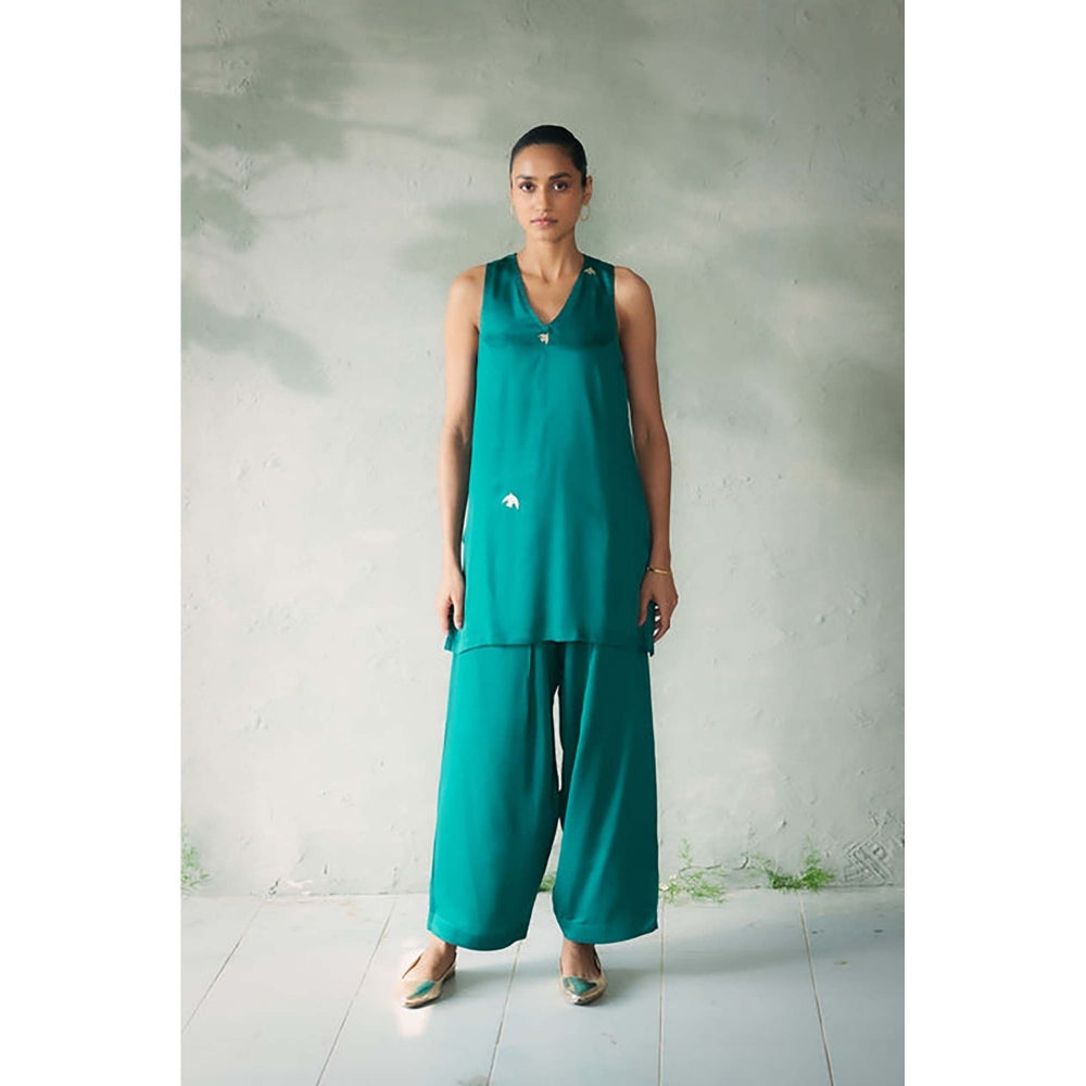 CANOOPI Women Green Soar High Kurti with Pant Set