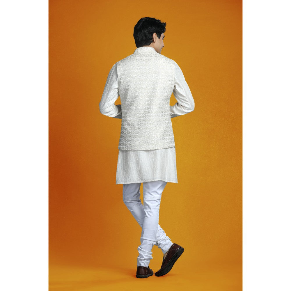 CHAR CHAAND Ivory Asymmetrical Silk-Textured Elegance Kurta with Pant & Bundi (Set of 3)