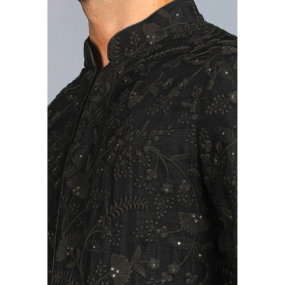 CHAR CHAAND Black Elegance Thread Embroidered Kurta
