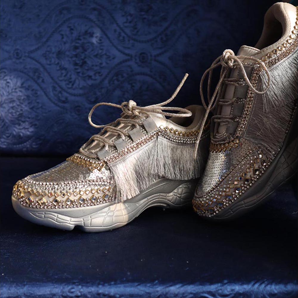 Chal Jooti Magnetic Metallic Silver Sneakers