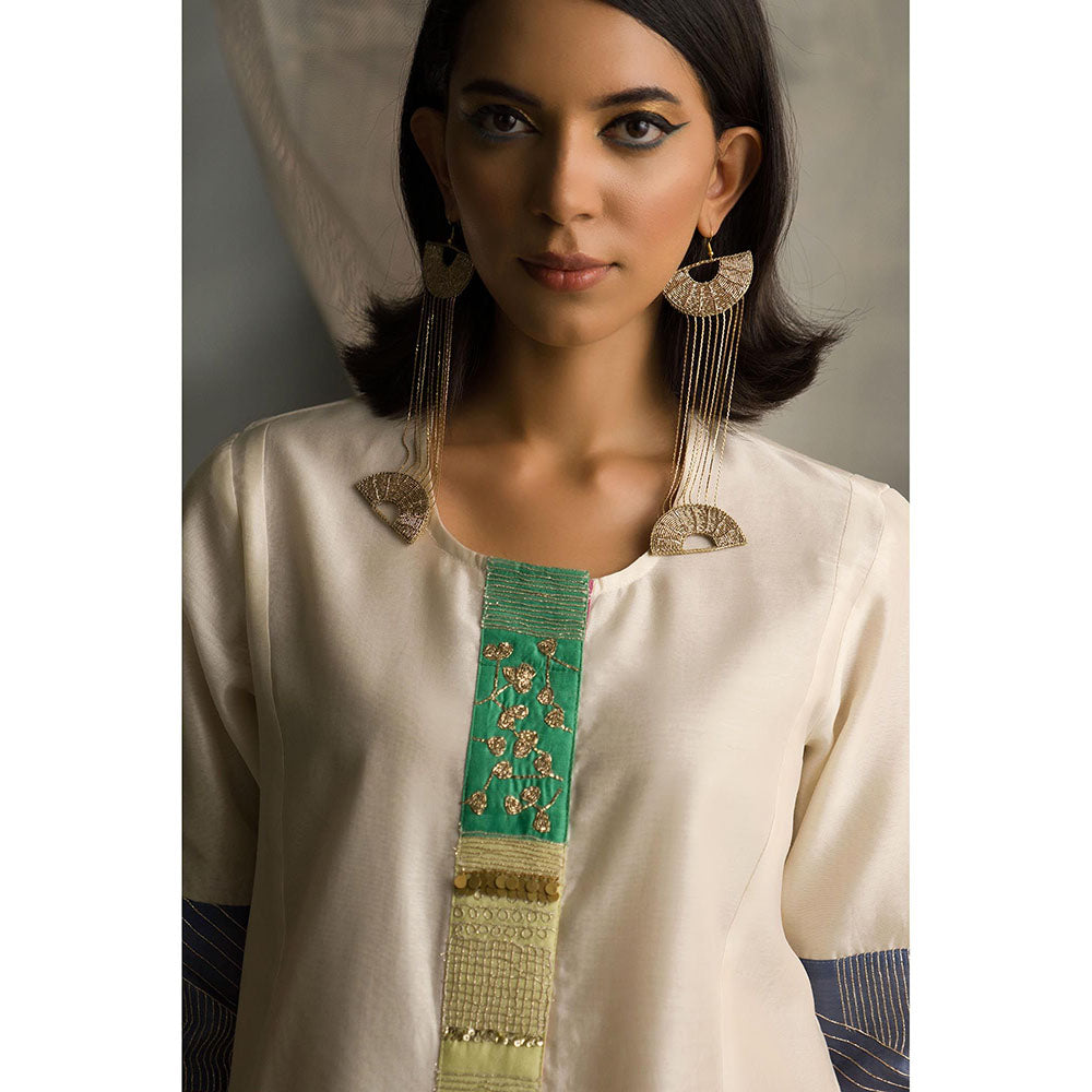 Charkhee Cream Mis'R Embroidered Short Kurti with Pant and Dupatta (Set of 3)