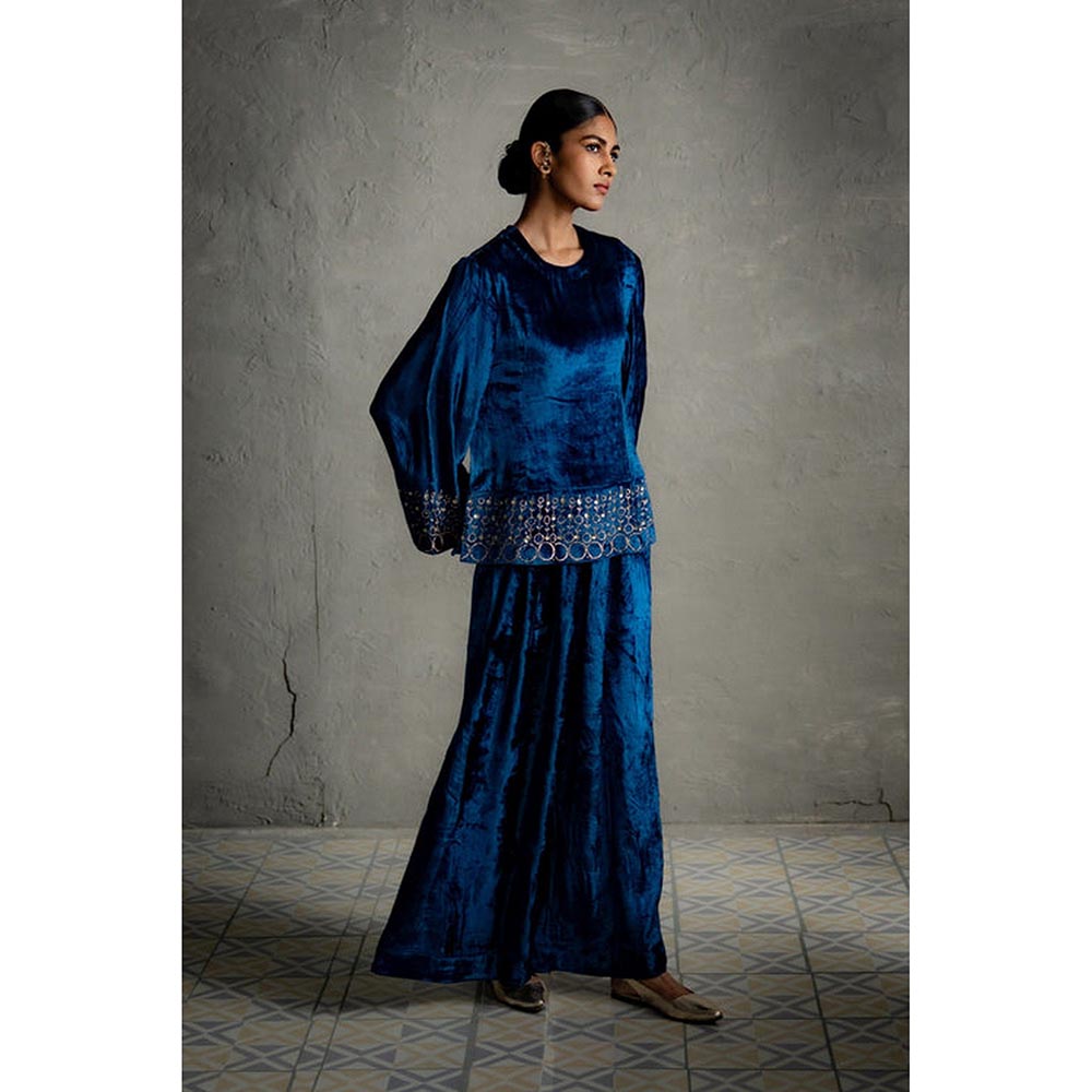 Charkhee Maaya Short Kurta With Pant