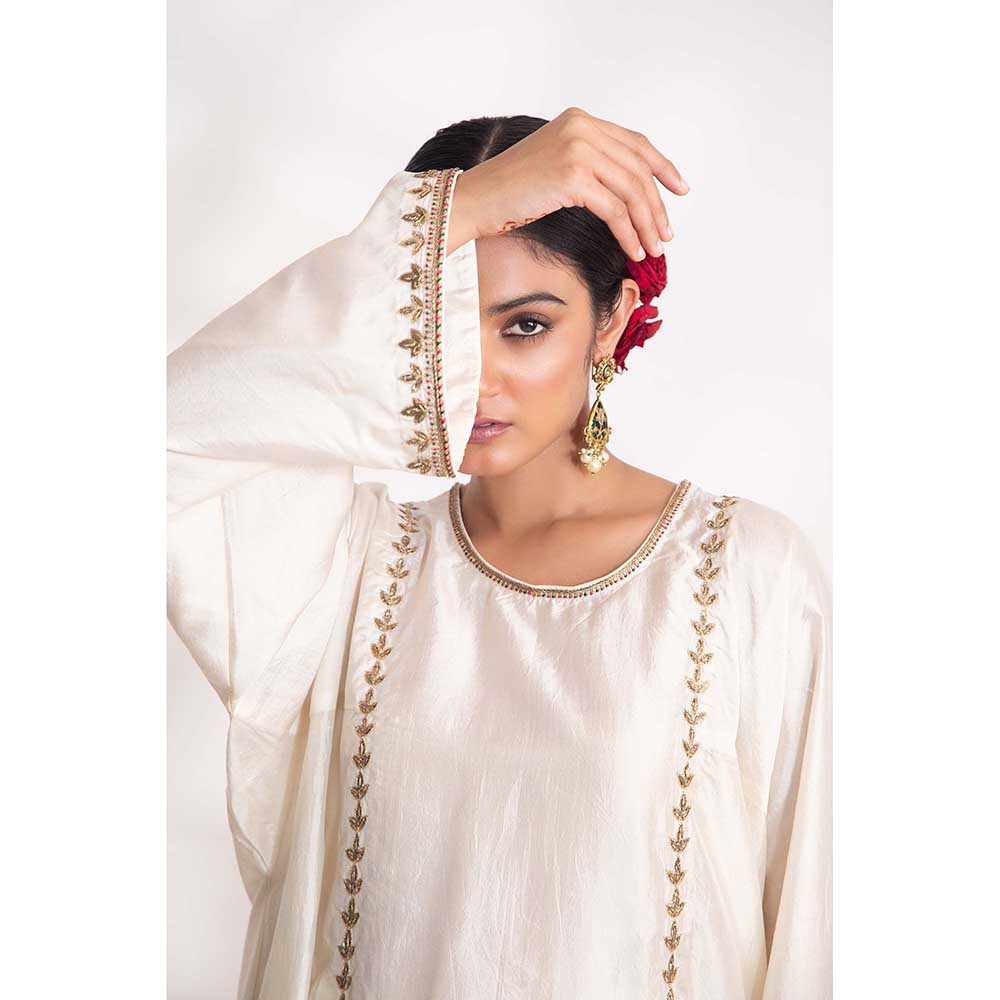 CHHAYA MEHROTRA Ivory Kanak Kurta with Pant (Set of 2)