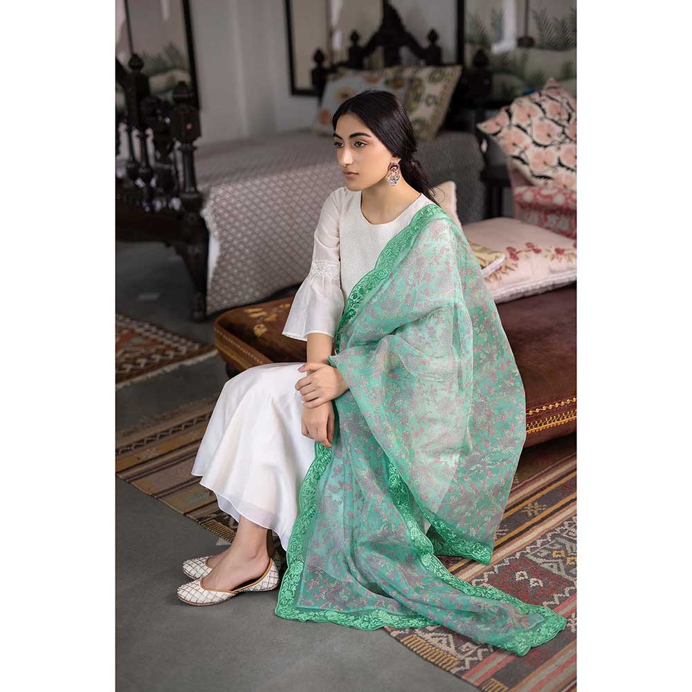 CHHAYA MEHROTRA Off White Dhruvi Kurta with Pant and Dupatta (Set of 3)