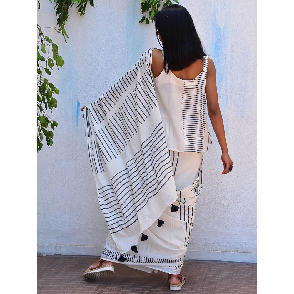 Chidiyaa Vanilla Moon Pearl Essence Handblock Printed Mulmul Cotton Saree with Unstitched Blouse