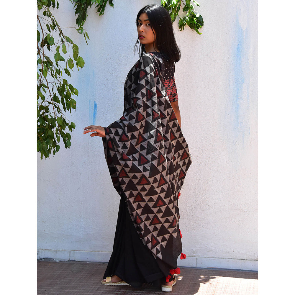 Chidiyaa Vanilla Moon Mystic Opal Handblock Printed Mulmul Cotton Saree with Unstitched Blouse