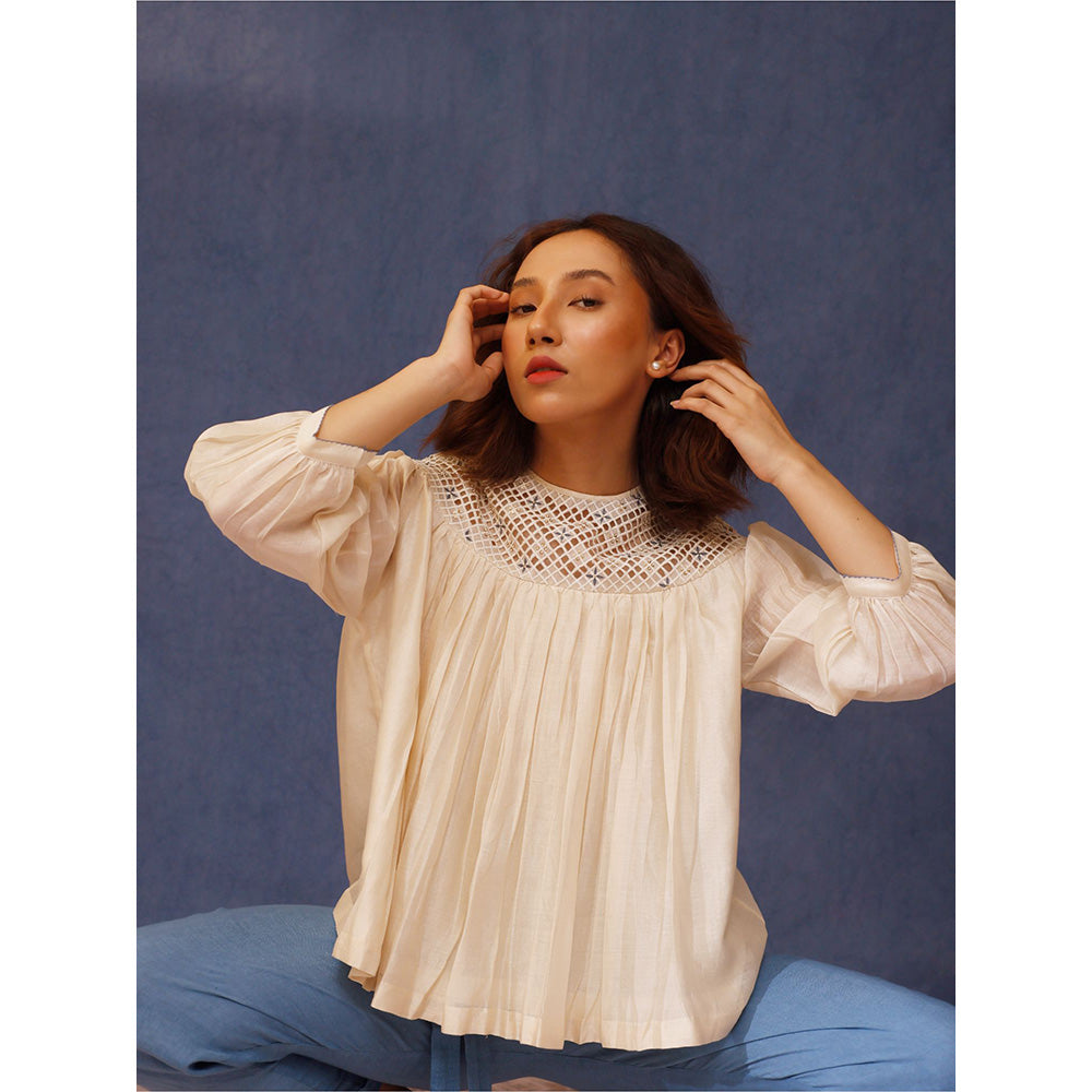 Chokhi Chorri Cream Iris Top and Pant Co-ord (Set of 2)