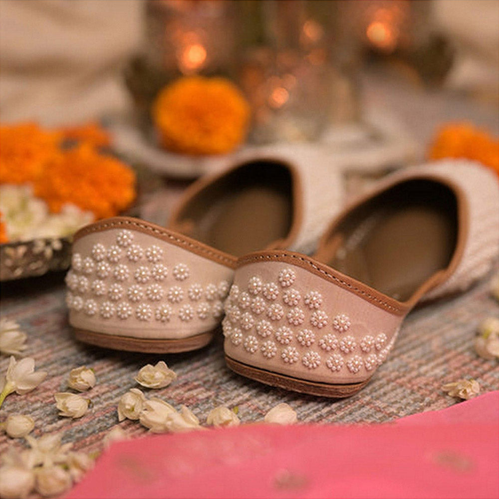 Coral Haze Geet Women Beige Juttis