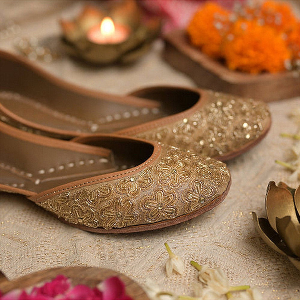 Coral Haze Shamaa Gold Juttis