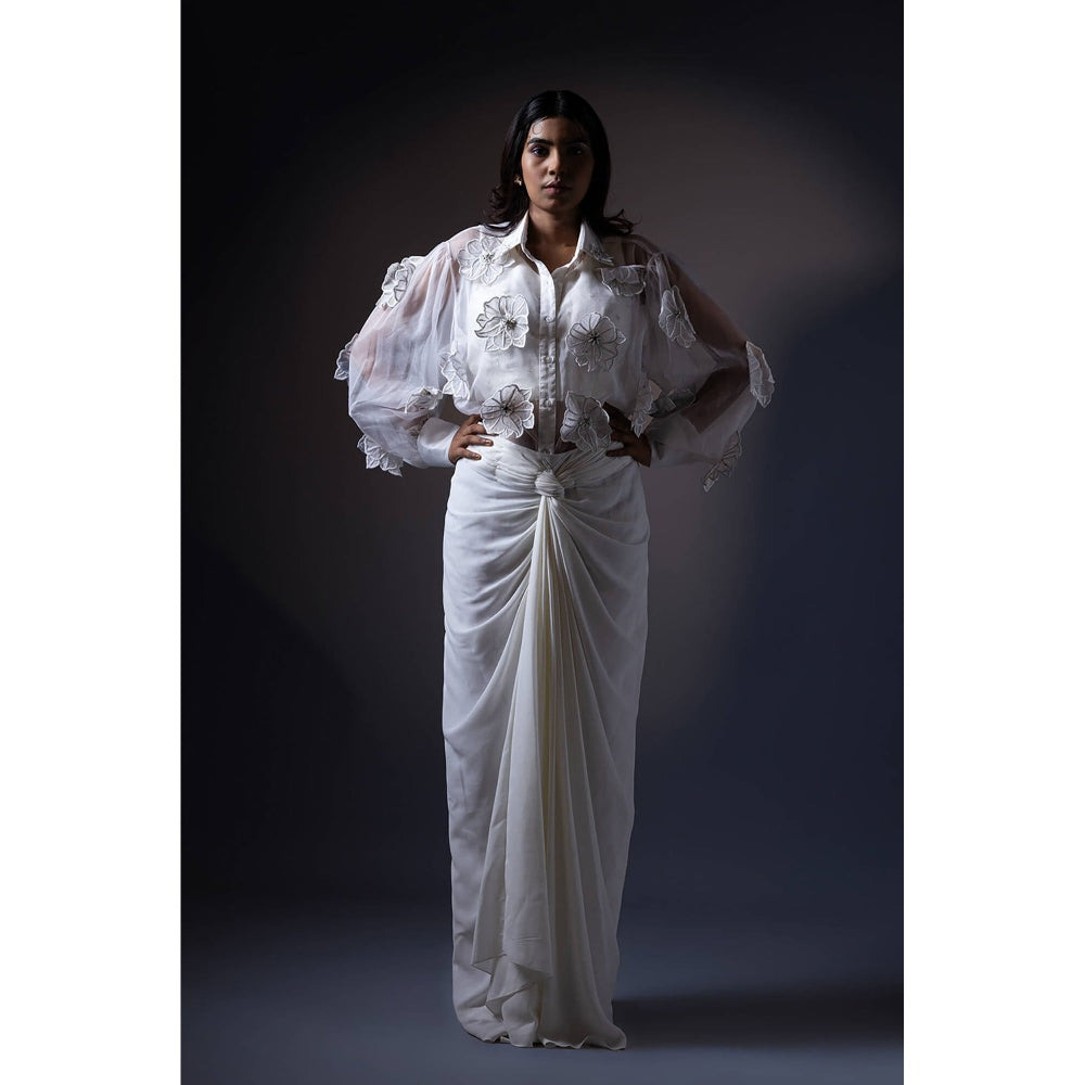 Daatri by meenakshi kakkar Off White 3D Work Shirt with Drape Skirt (Set of 2)