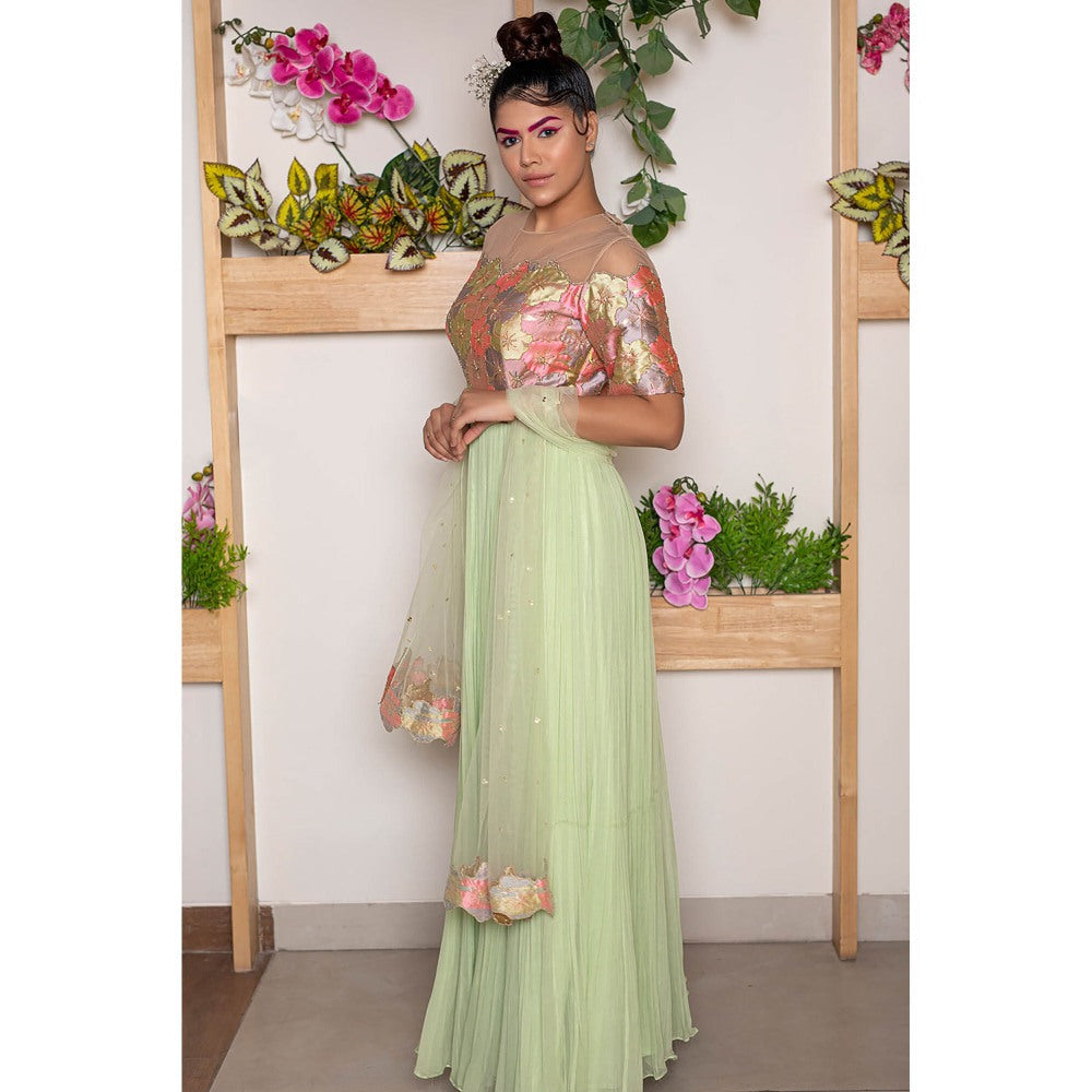 Daatri by meenakshi kakkar Green Gown In Floral Hand-Embroidered with Stole (Set of 2)