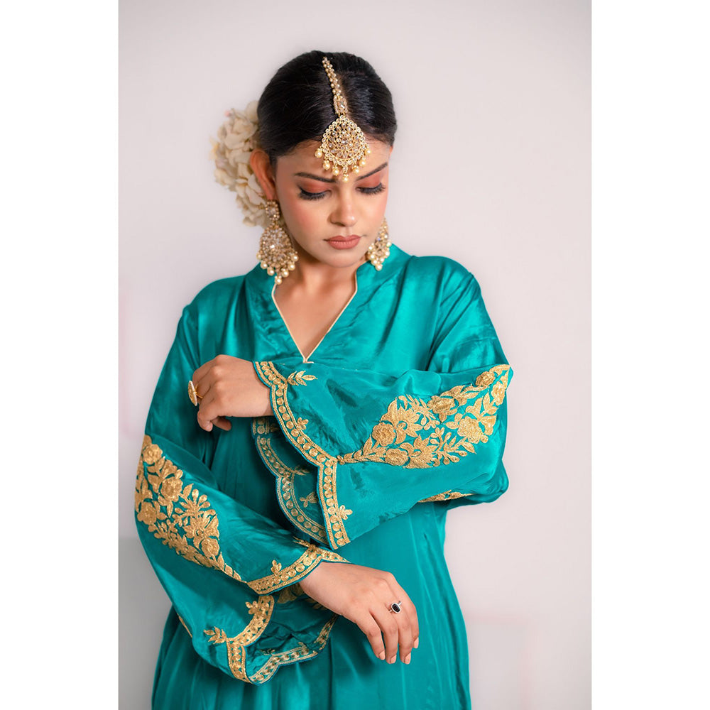 Daljit Sudan Teal Crepe Tilla Kurta (Set of 2)