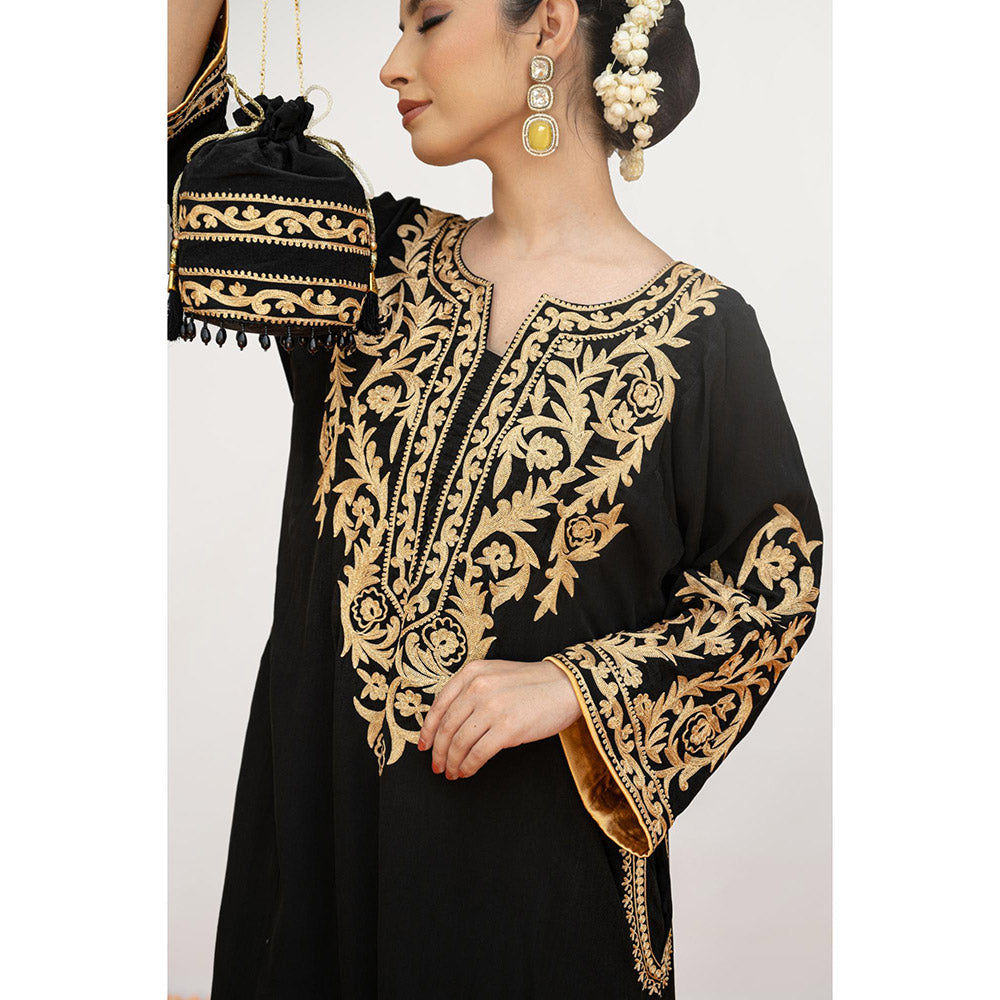 Daljit Sudan Black Crepe Aari Tilla Kurta with Pant, Dupatta and Potli (Set of 4)