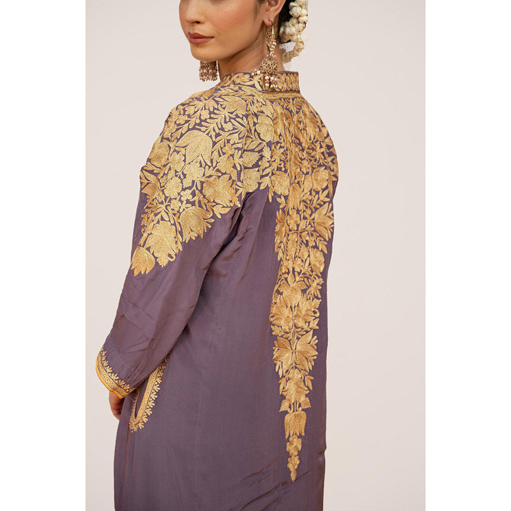 Daljit Sudan Powder Purple Crepe Aari Shoulder Kurta with Pant and Potli (Set of 3)