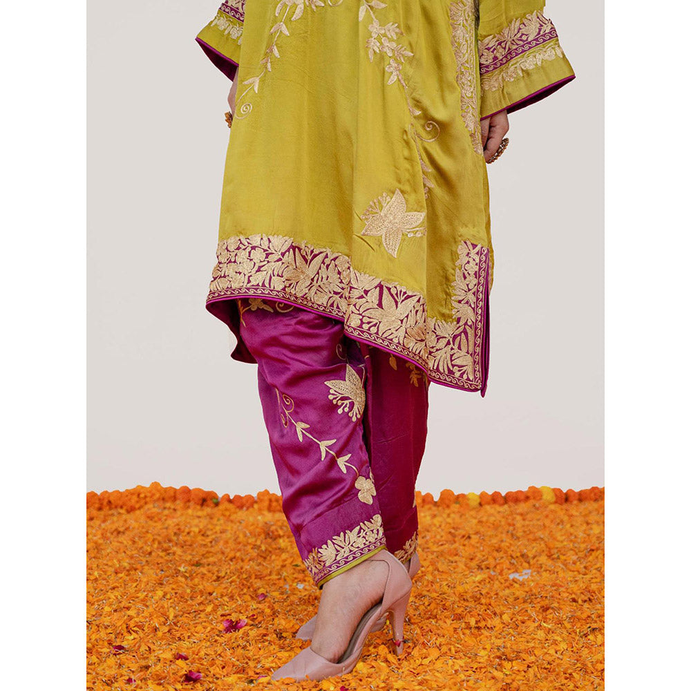 Daljit Sudan Mehendi Green Pure Satin Aari Kurta with Pant, Dupatta and Potli (Set of 4)