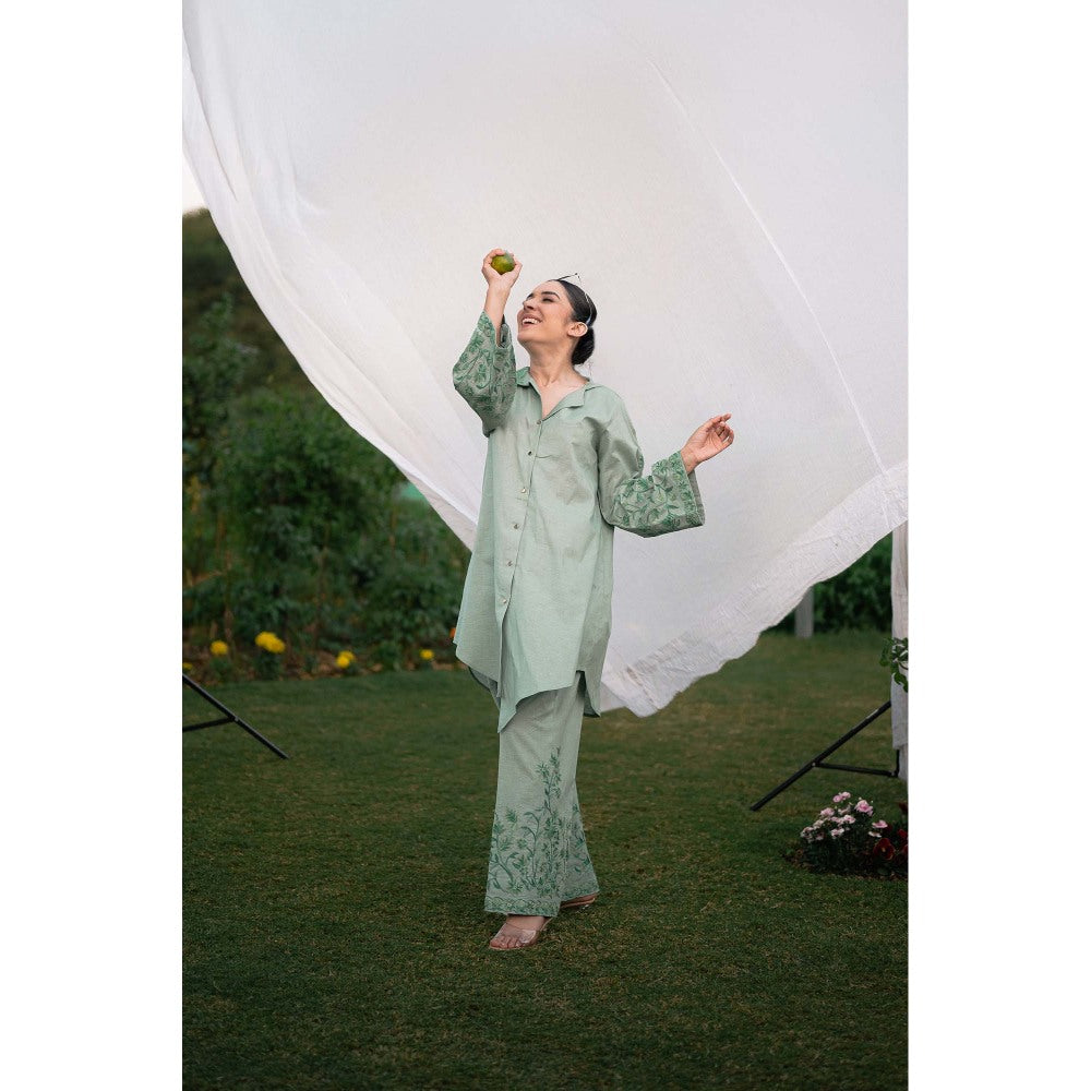 Daljit Sudan Green Linen Cotton Co-Ord (Set of 2)