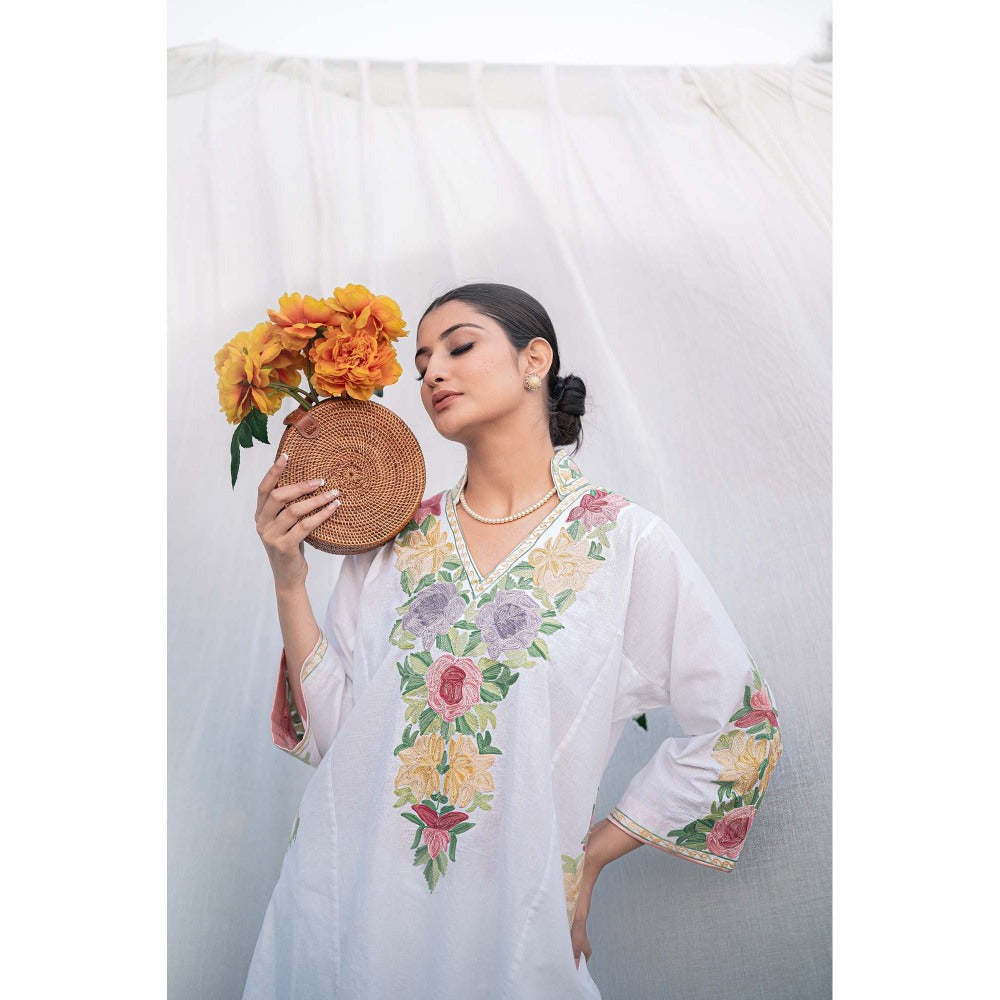 Daljit Sudan White Linen Cotton Co-Ord (Set of 2)