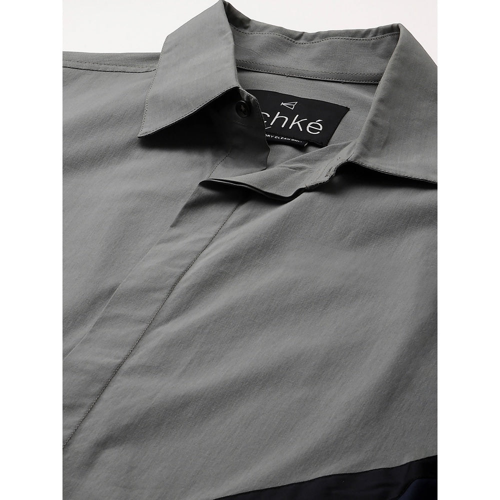 Echke Grey Shirt with Black and Dark Blue Arrow Feature