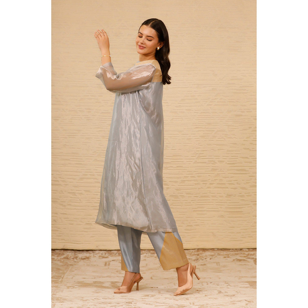 EEDA Grey Shoulder Patch Kurta with Pant (Set of 2)